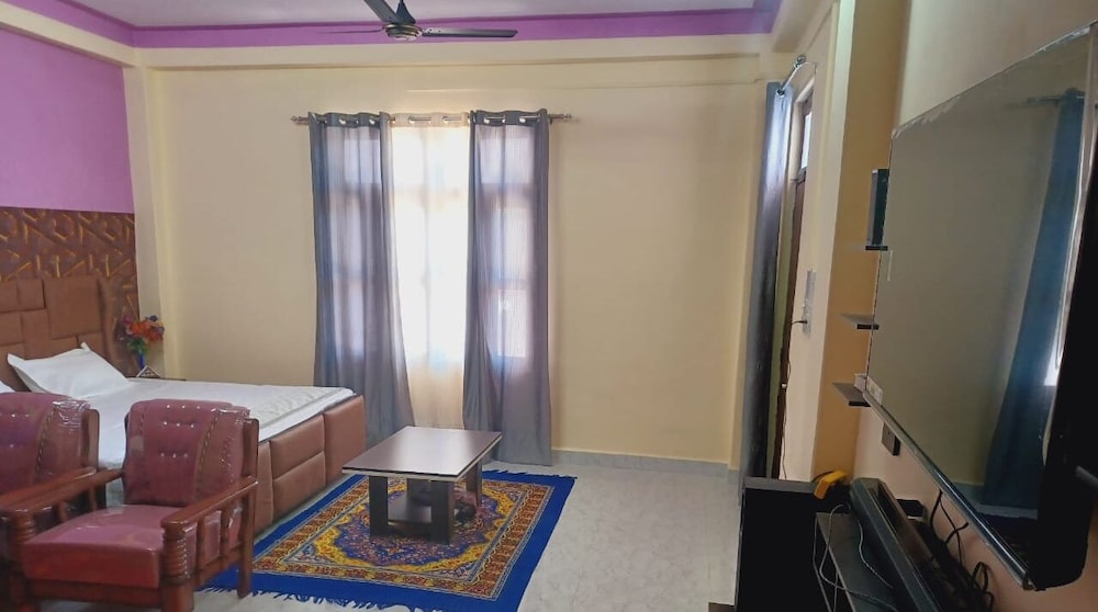 Sun Shine Haven Retreat Chandi in Kasauli, India