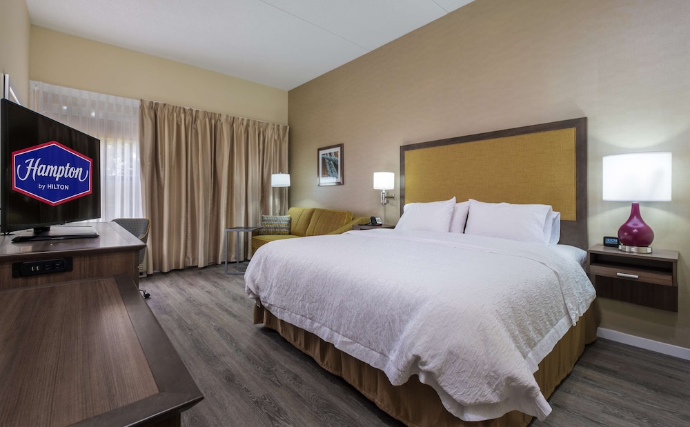 Hampton Inn Freeport Brunswick - photo 20