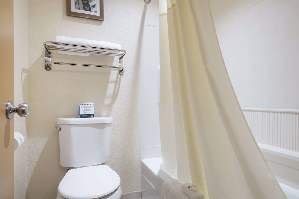 Quality Inn & Suites Silverdale Bangor Keyport - photo 21