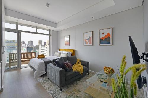 Durra Sunny 1 Bed Apartment with city views — 4-Star Luxury Hotel in Cape Town, South Africa