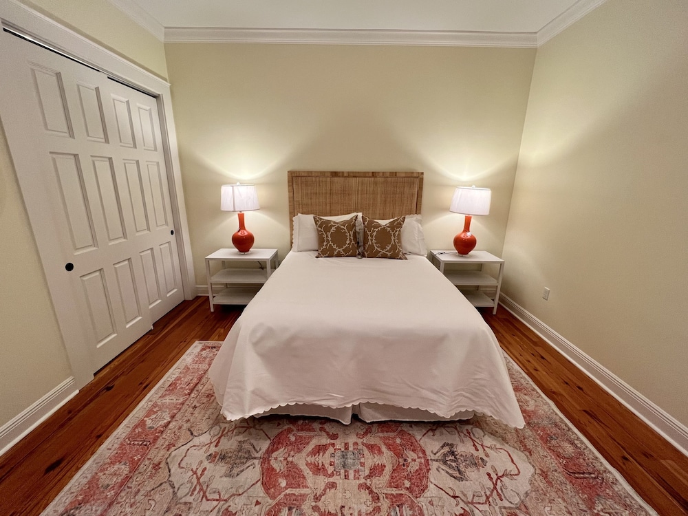 Bay Town Inn - photo 2