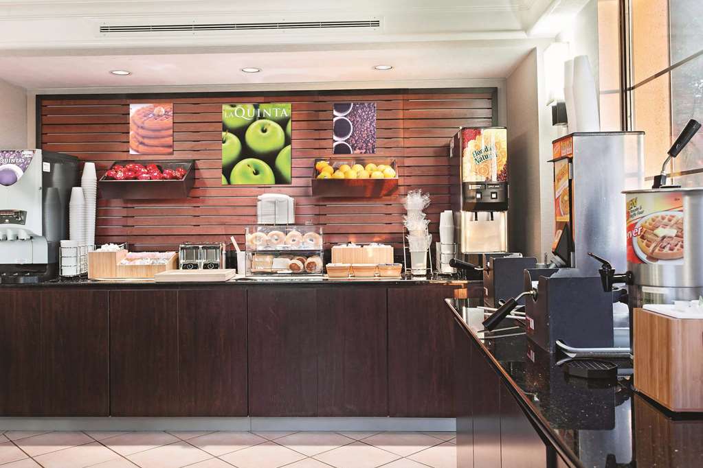 La Quinta Inn by Wyndham Champaign - photo 39