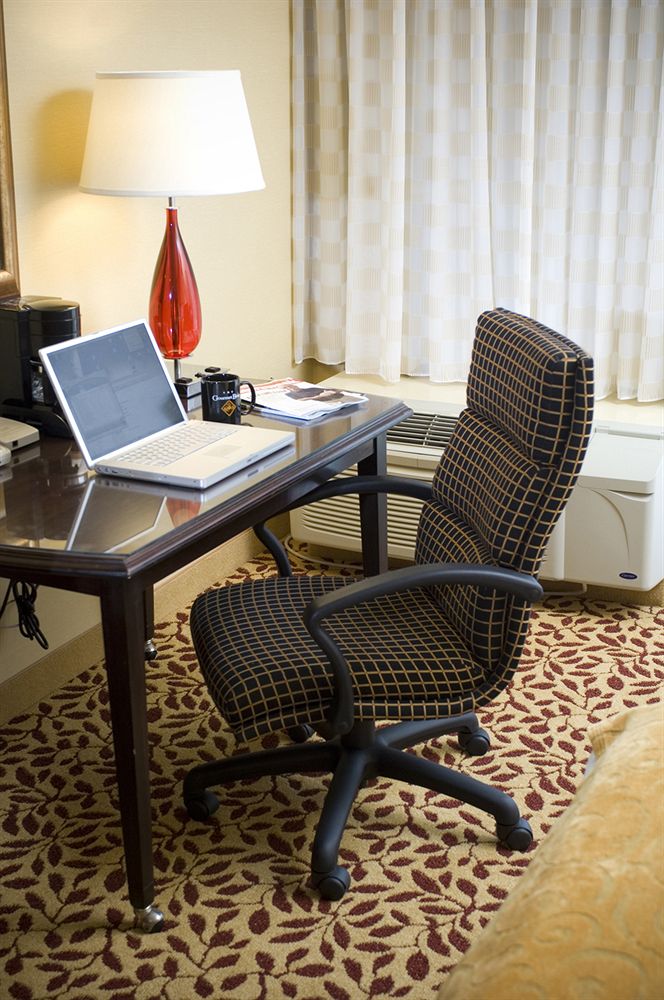 Hotel Fort Wayne - photo 7