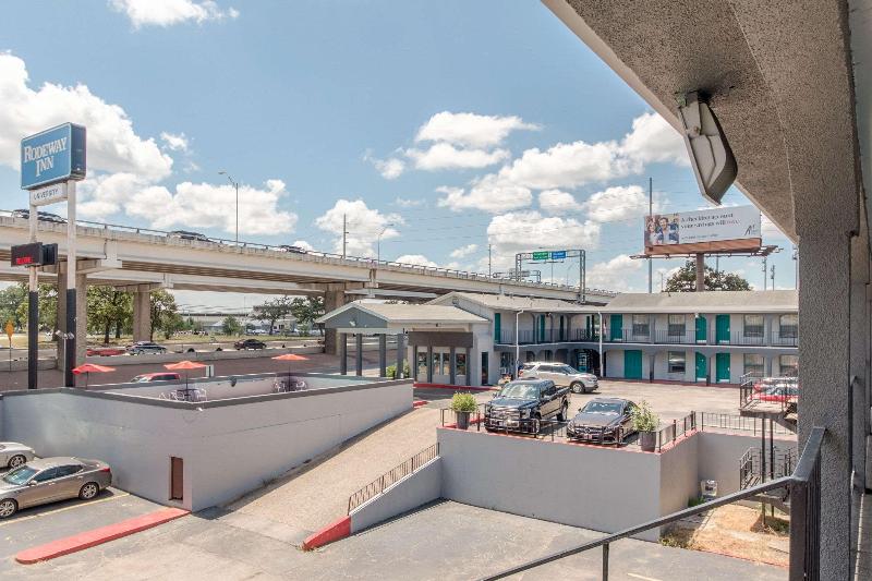 Rodeway Inn University Downtown - photo 3