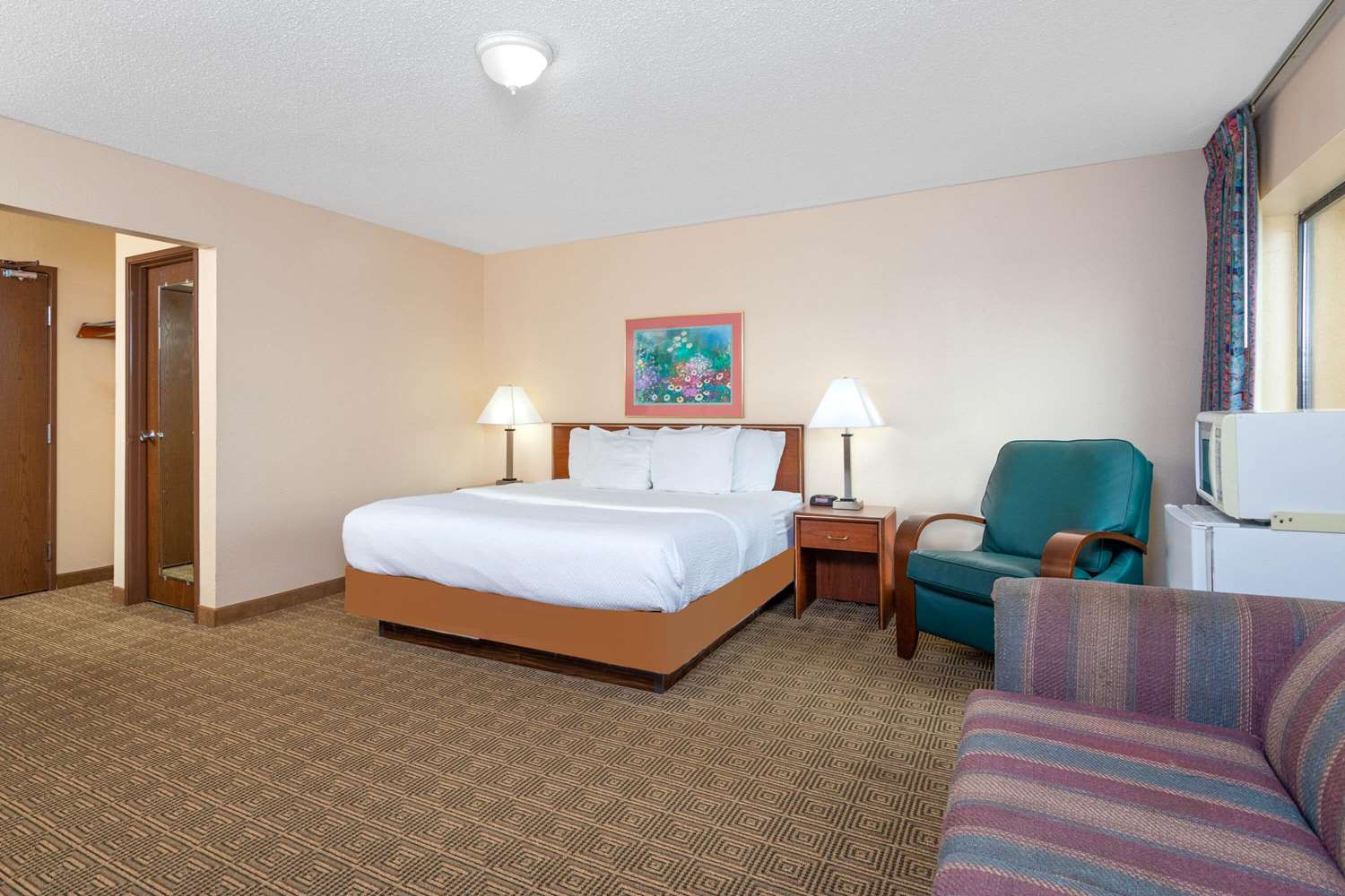 Norwood Inn & Suites Indianapolis East Post Drive - photo 14