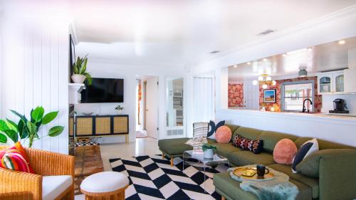 Baby Owl Lakehouse in Canyon Lake, United States