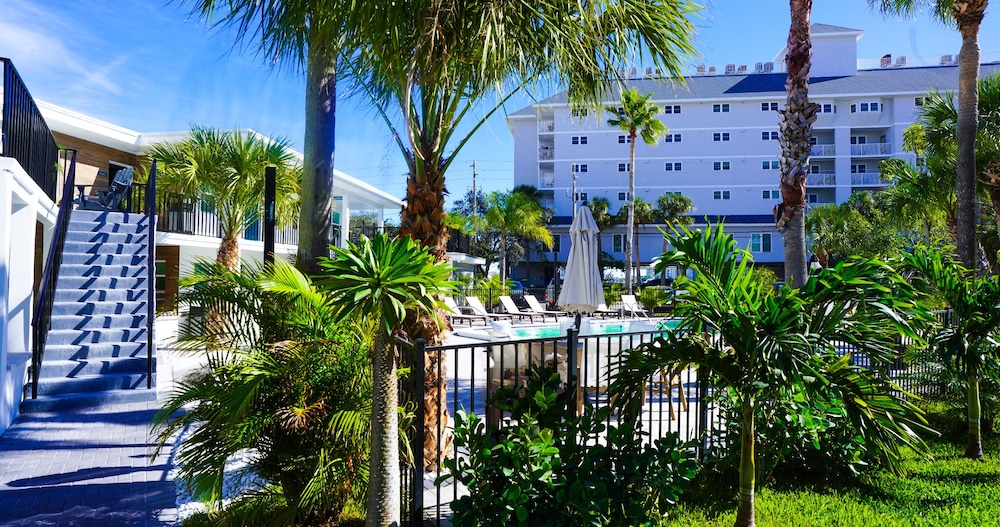 Ivory Sands Beach Suites - photo 42