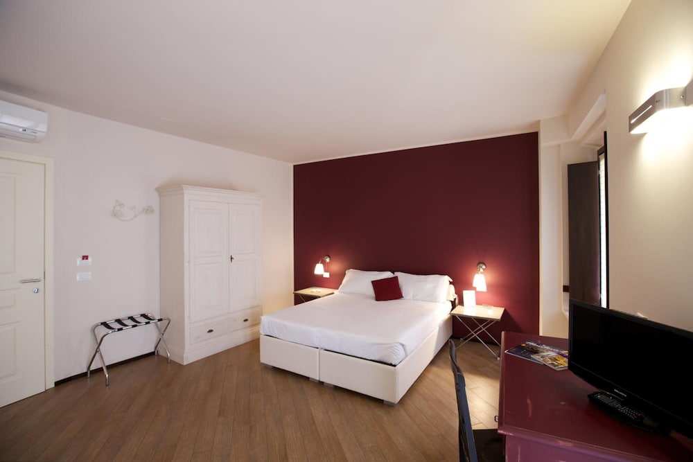 Hotel Leon D'Oro - carbon neutral hotel in Mantova