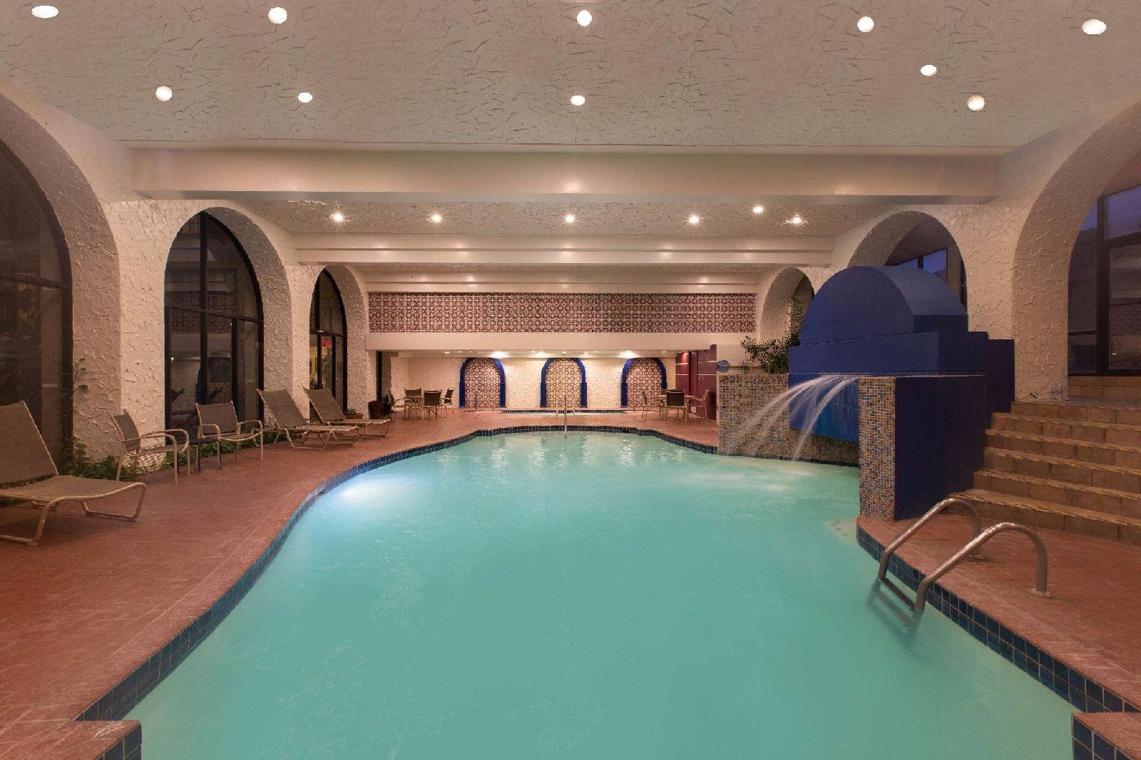 Aksarben Suites Trademark Collection by Wyndham - photo 5