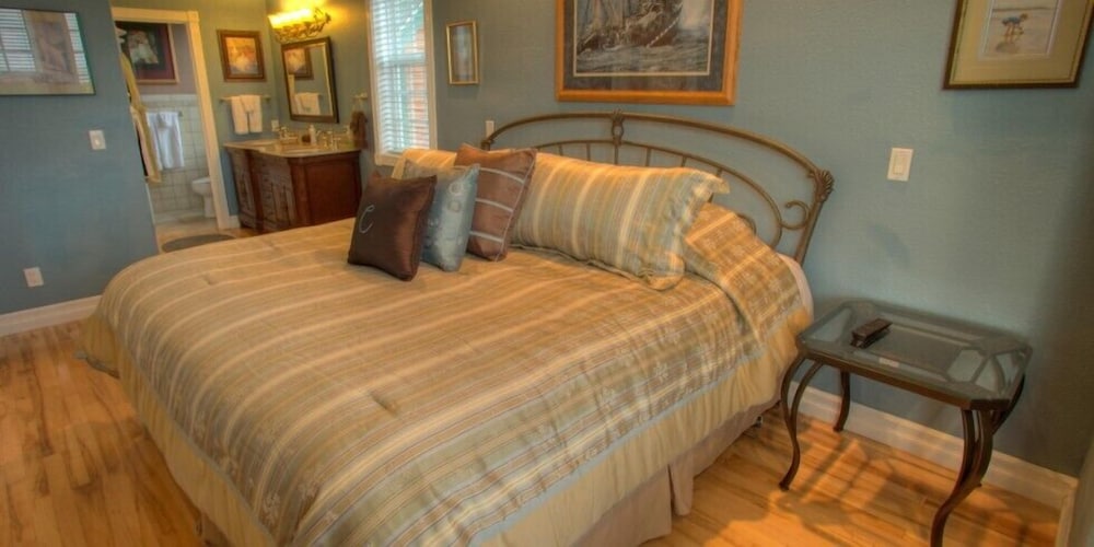 The Collins Inn and Seaside Cottages - photo 19