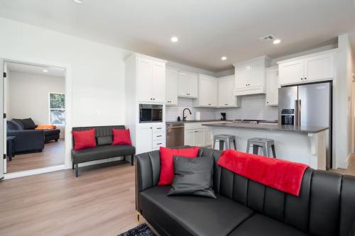 Newly Built Modern Getaway on Private Acreage in Tulsa, United States