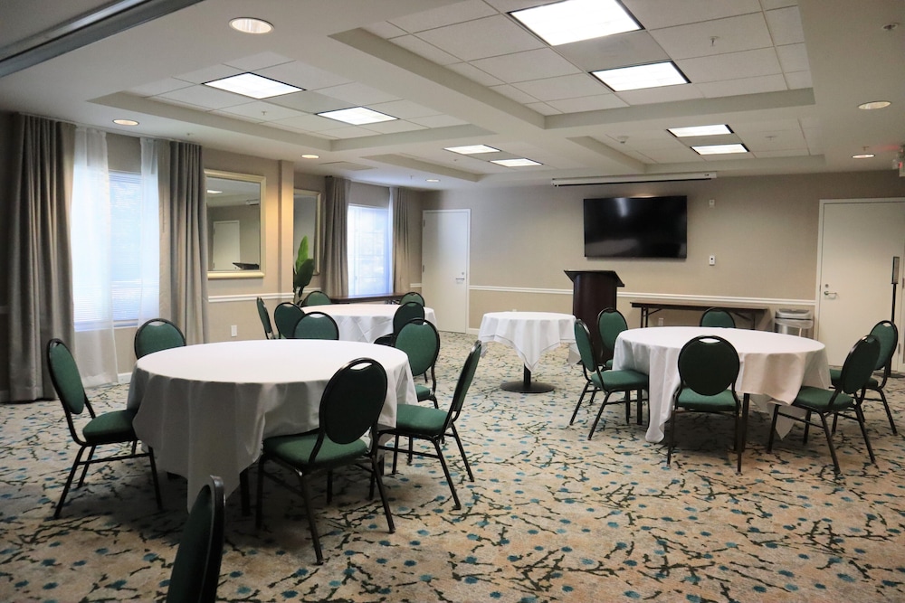 Hilton Garden Inn Calabasas - photo 26