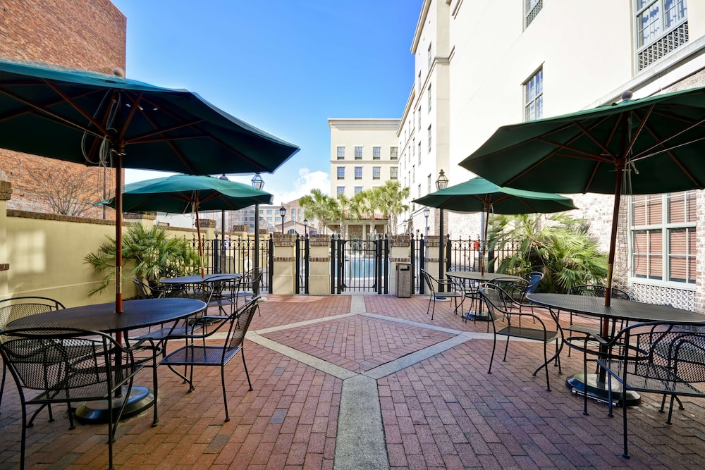 Hampton Inn and Suites Savannah Historic District - photo 70