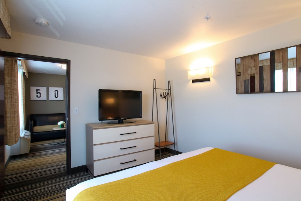 Oxford Suites Spokane Valley - photo 16