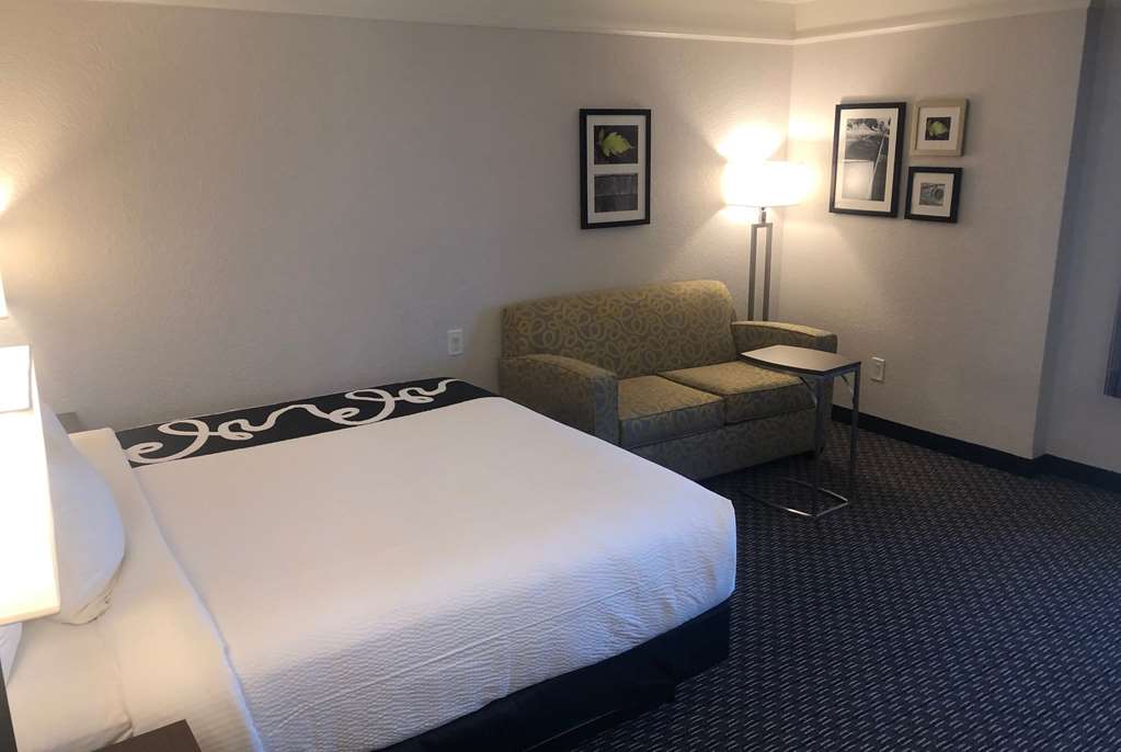La Quinta Inn & Suites by Wyndham Panama City - photo 9