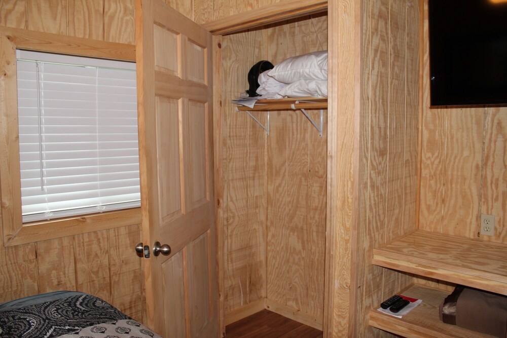 Shawnee Trails Lodging and Suites - photo 9