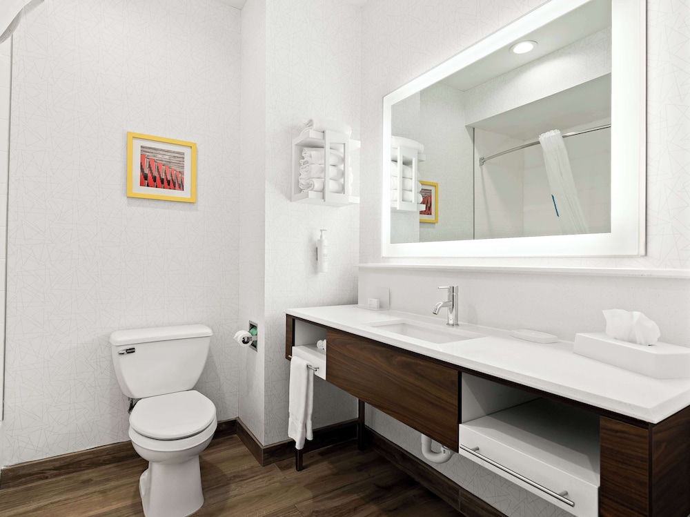 Hampton Inn Longview - photo 18