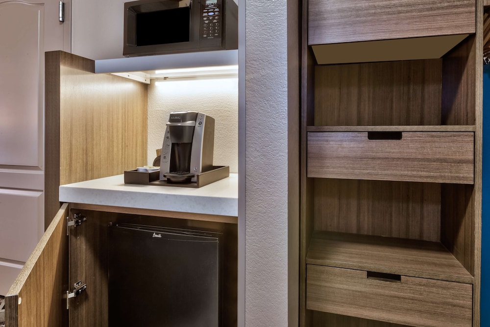Hilton Garden Inn Minneapolis Maple Grove - photo 16