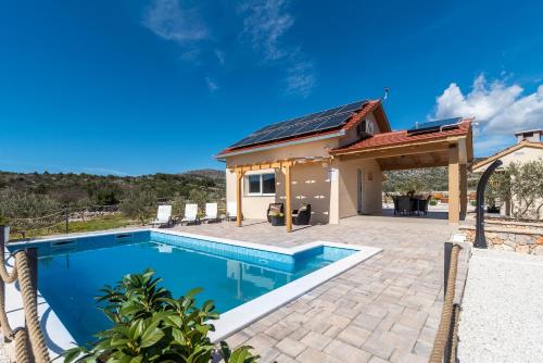 Holiday House Olive Land — 4-Star Luxury Hotel in Marina, Croatia