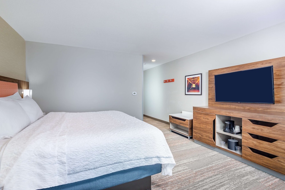 Hampton Inn by Hilton Bedford - photo 14