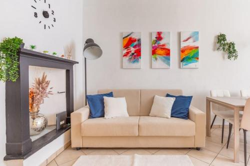 Modern apartment in Milano Centrale next to Metro M5 Sarca 73 — 4-Star Luxury Hotel in Milan, Italy