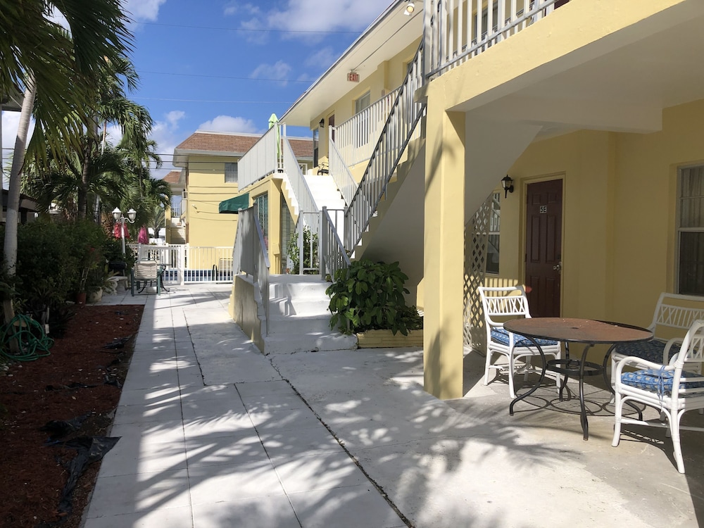 Dee Jay Beach Resort - photo 36