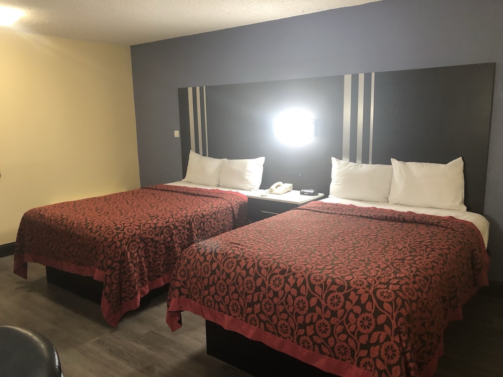 Days Inn by Wyndham Grove City Columbus South - photo 11