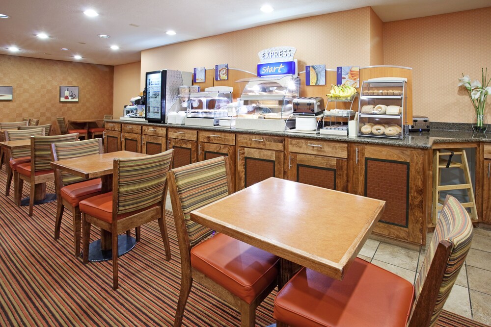 SureStay Plus Hotel Albuquerque I40 Eubanks - photo 17
