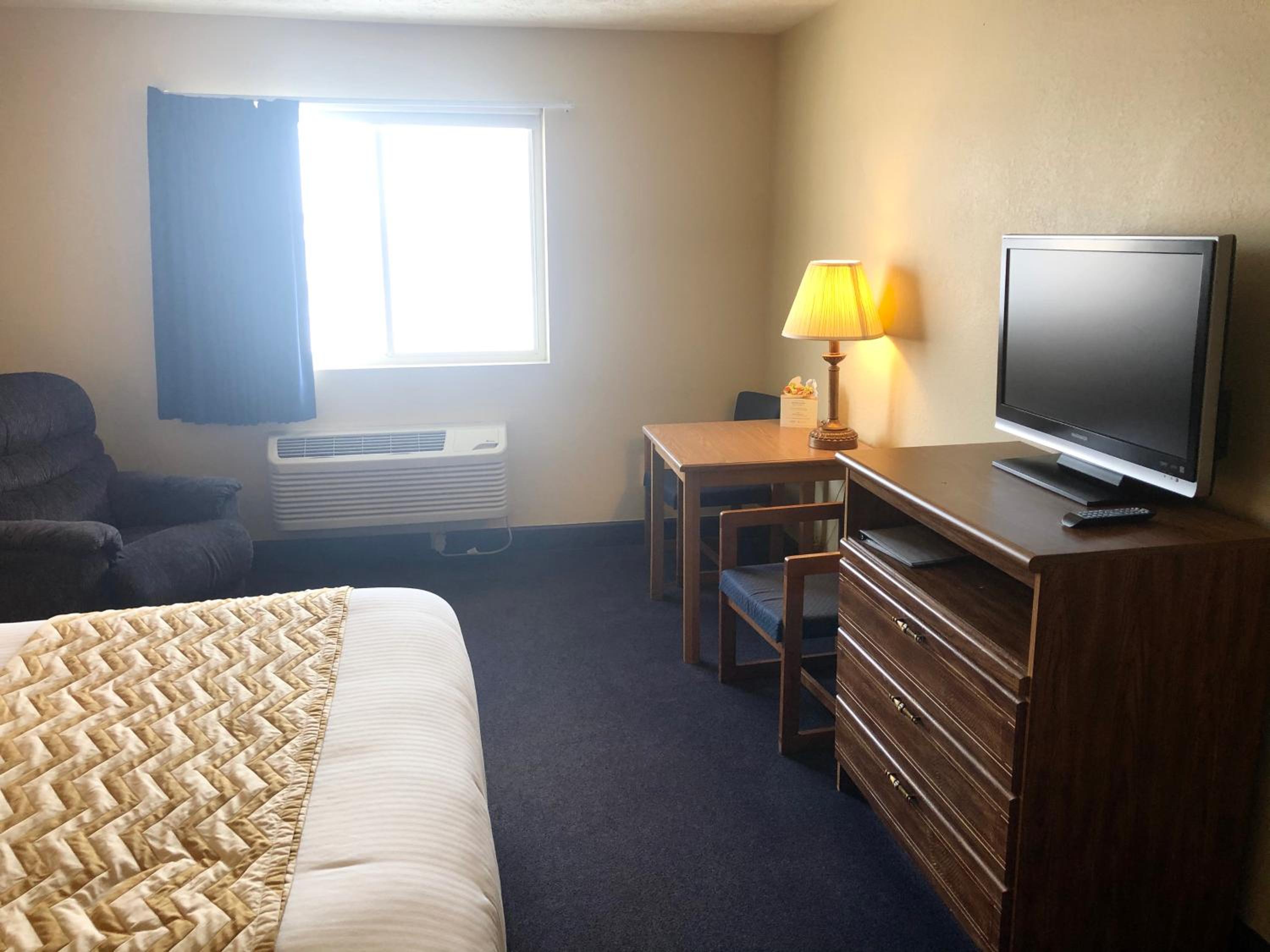 Travelodge by Wyndham Grand Island - photo 33