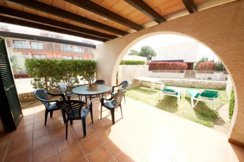 Iris — 4-Star Luxury Hotel in El Perello, Spain