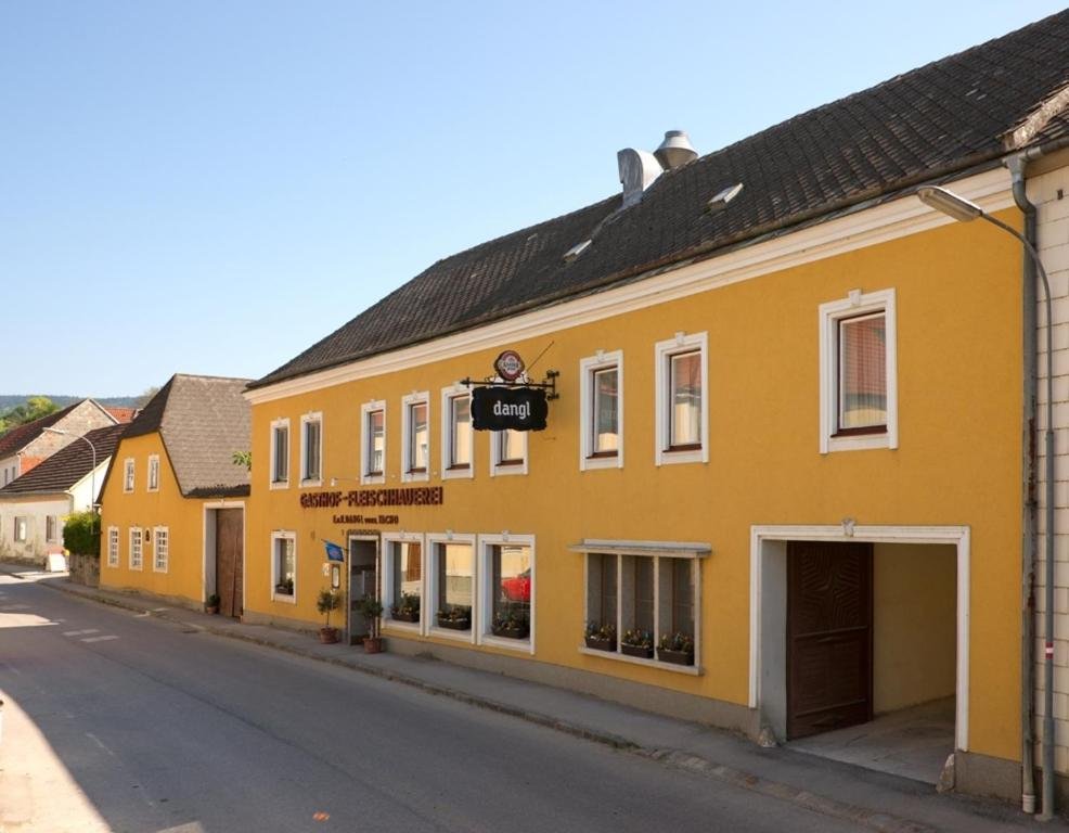 Dangl Gasthof - carbon neutral hotel in Hafnerbach