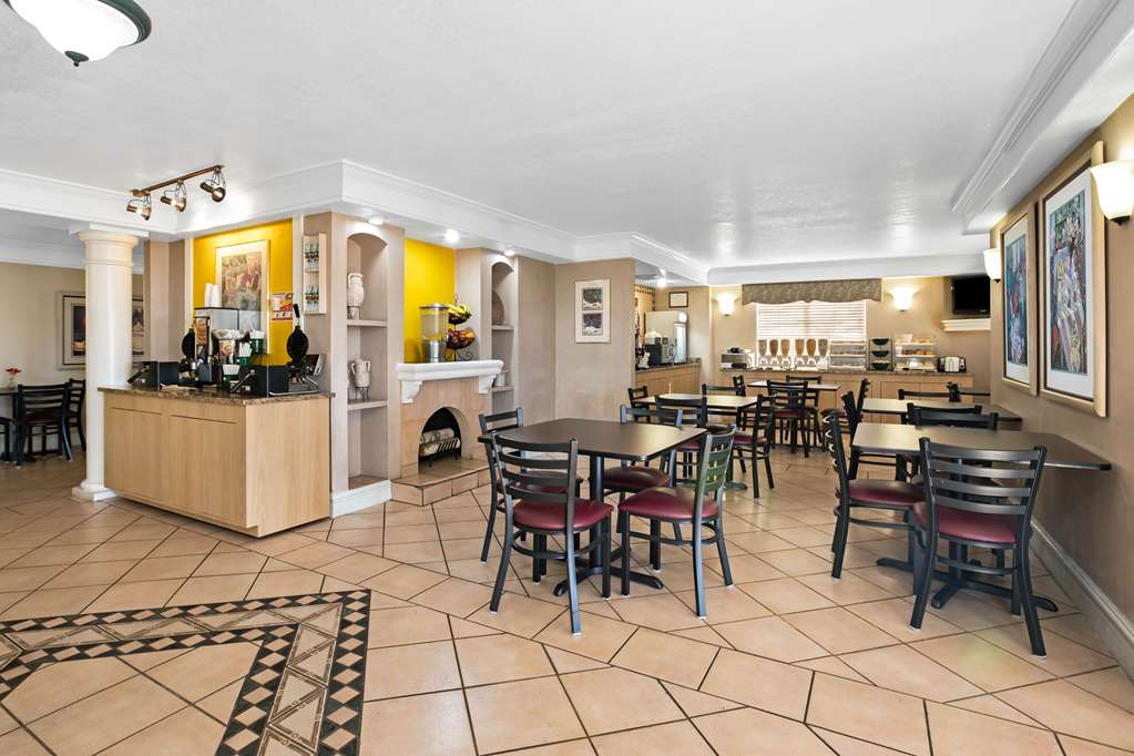 La Quinta Inn by Wyndham El Paso East Lomaland - photo 28