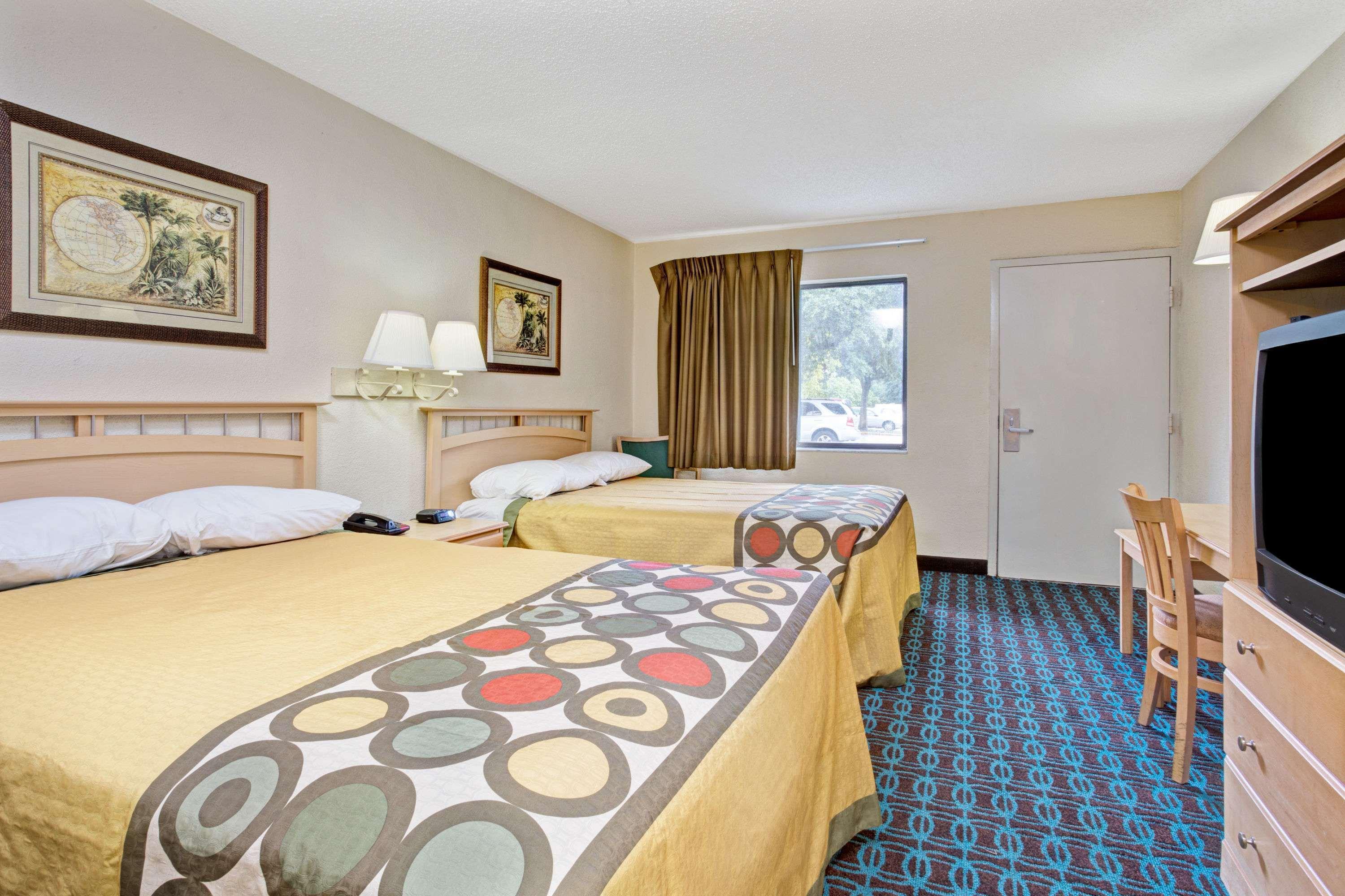 Super 8 by Wyndham Jacksonville Orange Park - photo 3