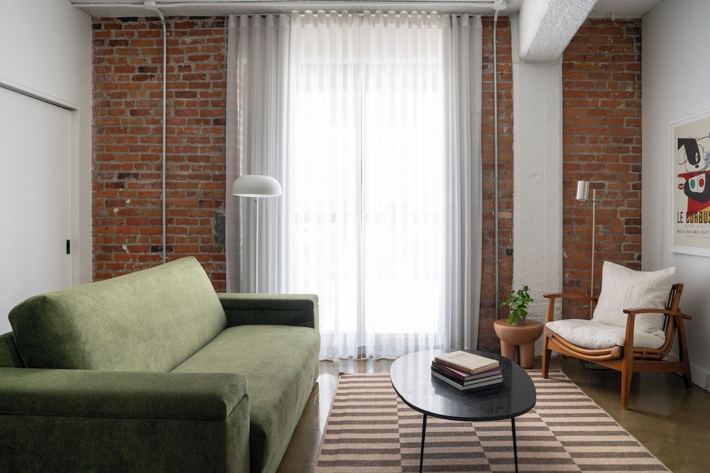 Maison Sainte Thérèse By Maisons & co — 4-Star Luxury Hotel in Montreal, Canada