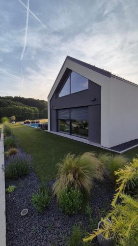 Midnight Villa — 4-Star Luxury Hotel in Cerkvenjak, Slovenia