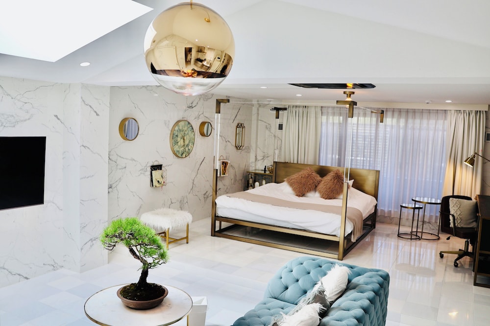 The Root2 Hotel - carbon neutral hotel in Kyoto