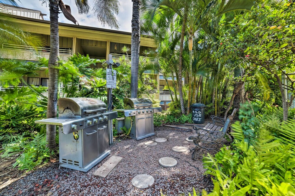 Stunning South Maui Condo with Lanai by Beach — 4-Star Luxury Hotel in Kihei, United States