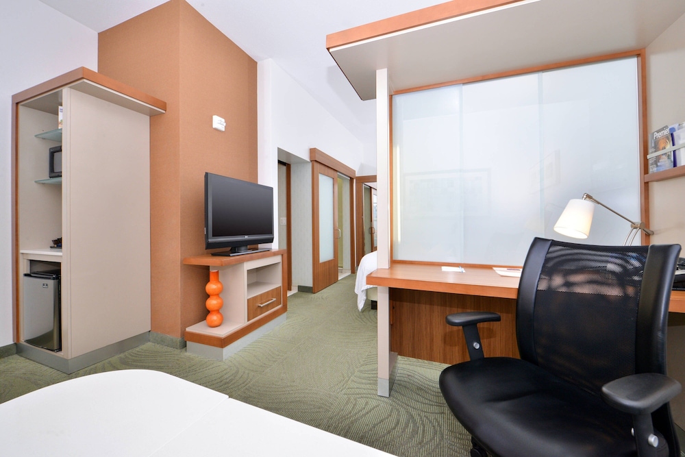 SpringHill Suites by Marriott Kingman Route 66 - photo 17