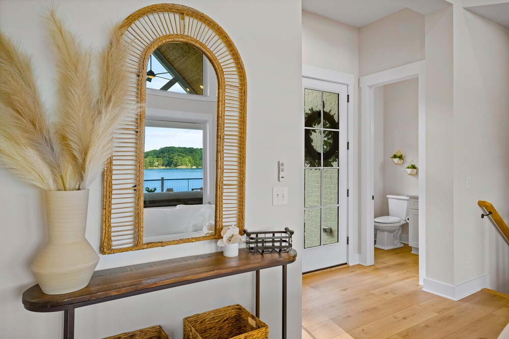 Hogan Crest in Mooresville, United States