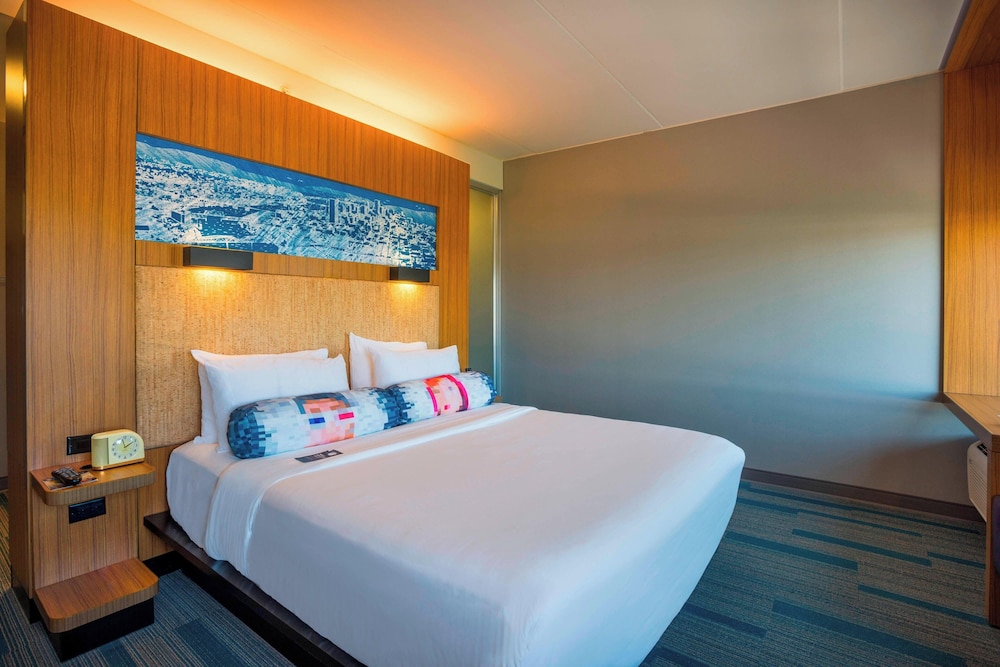 Aloft Portland Airport at Cascade Station - photo 17