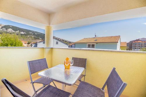 Nur 350 Meter zum Kieselstrand — 4-Star Luxury Hotel in Baska, Croatia
