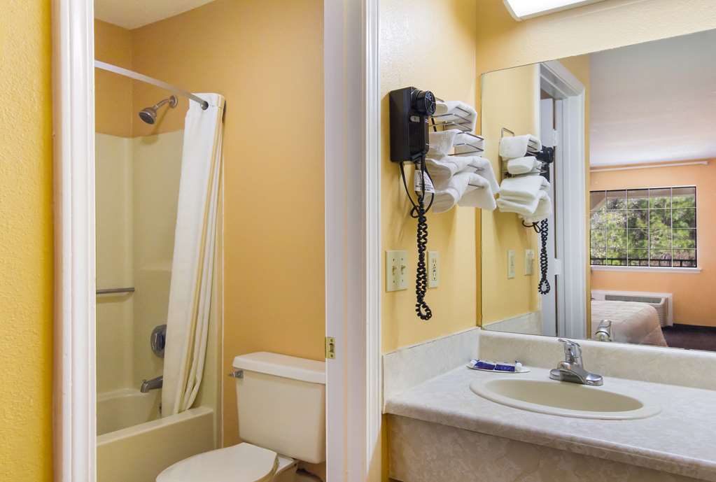Americas Best Value Inn Darien - photo 19