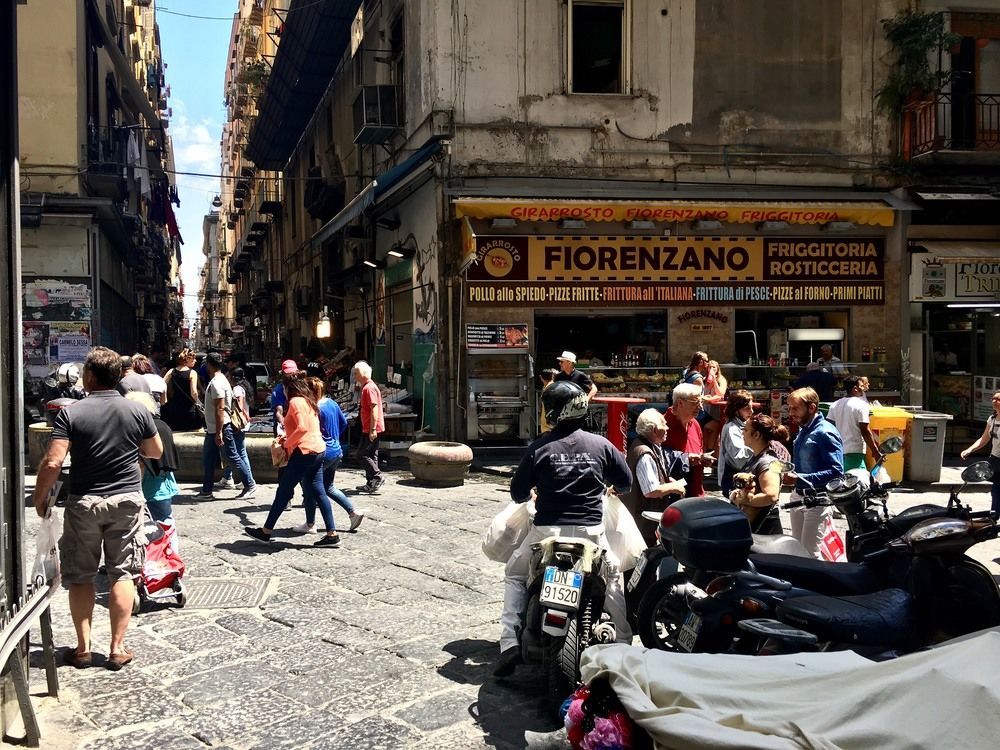 House G & G Pignasecca in the Heart of the Center of Naples — 4-Star Luxury Hotel in Naples, Italy
