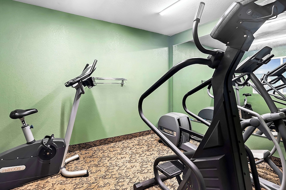 SureStay Plus Hotel by Best Western Bettendorf - photo 24