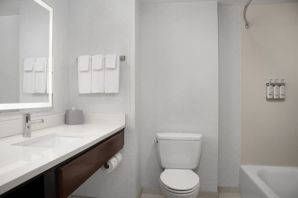 Holiday Inn Express Alexandria Fort Belvoir - photo 28