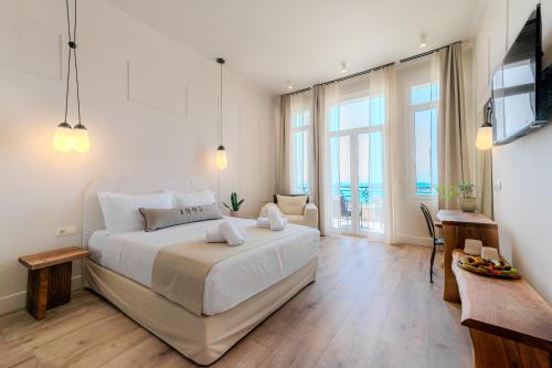 Nineteen O Five - carbon neutral hotel in Unknown City