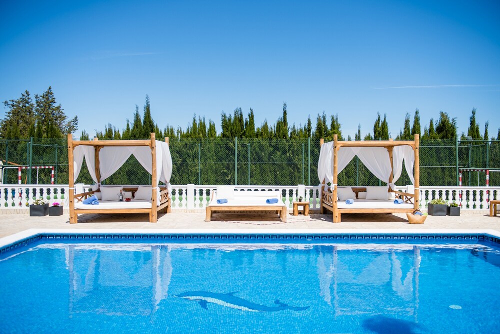 Can Raes — 4-Star Luxury Hotel in Sant Antoni De Portmany, Spain