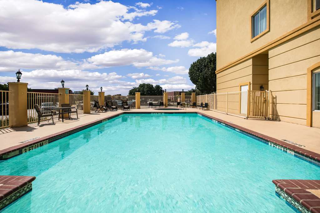 La Quinta Inn & Suites by Wyndham Brownwood - photo 5