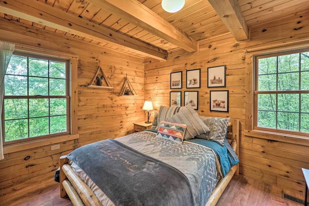 Cozy Retreat with Porch and Double JJ Resort Access - photo 4