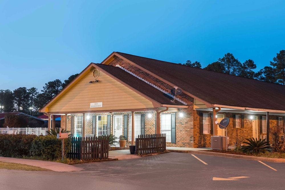 Travelodge by Wyndham Santee — hotel in Santee